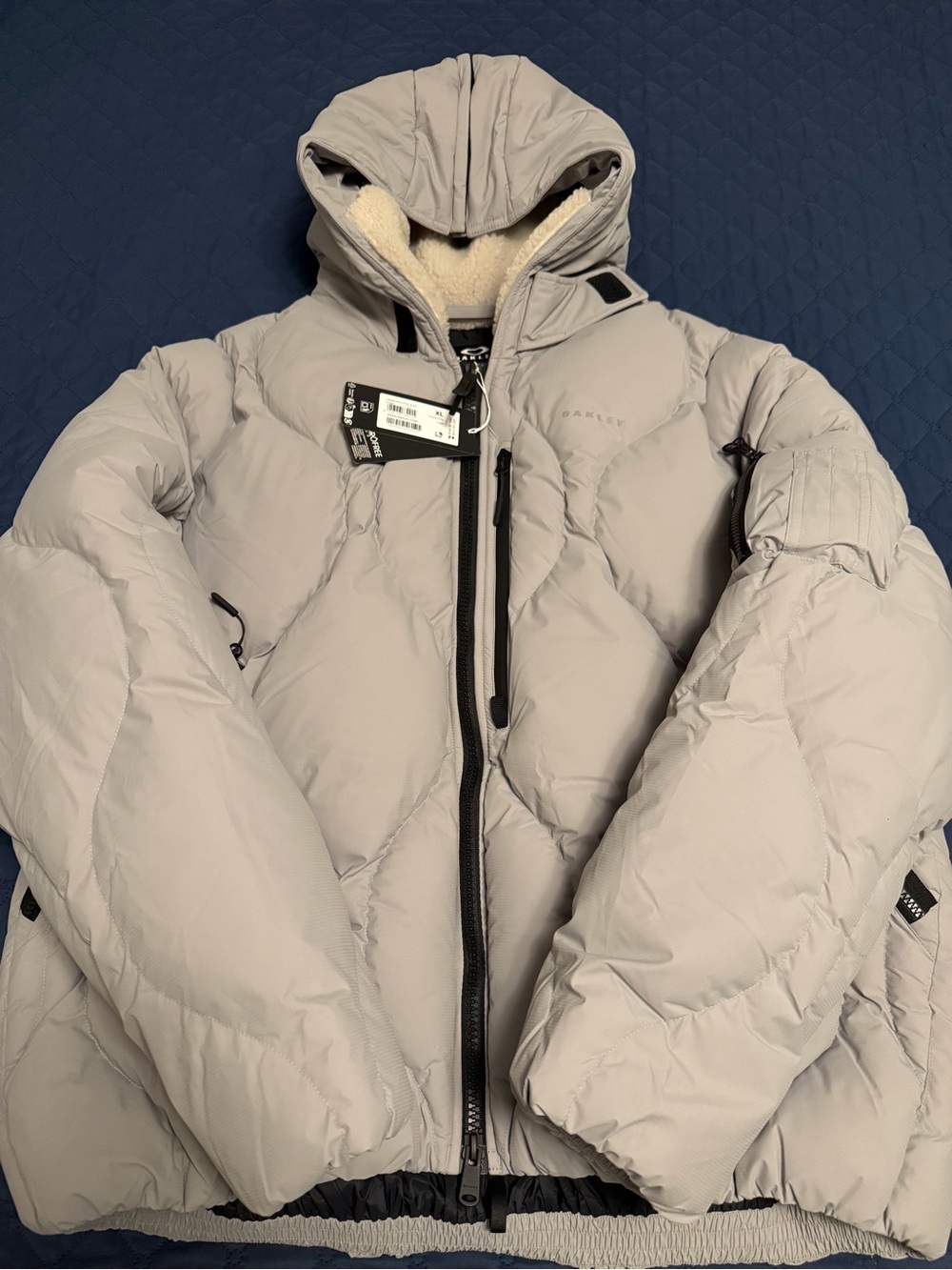 Oakley Light Gray Quilted Men's Puffer Jacket with Hood
